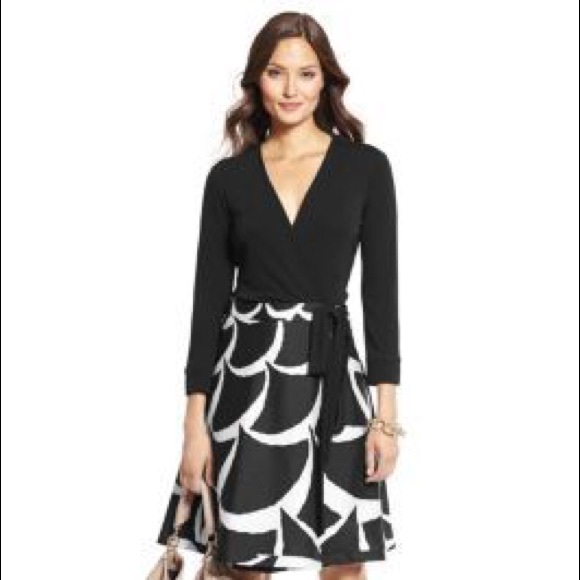 Diane Von Furstenberg Dresses & Skirts - DVF Amelia Silk Wrap Dress Diane Von Furstenberg Dresses & Skirts - DVF Amelia Silk Wrap Dress